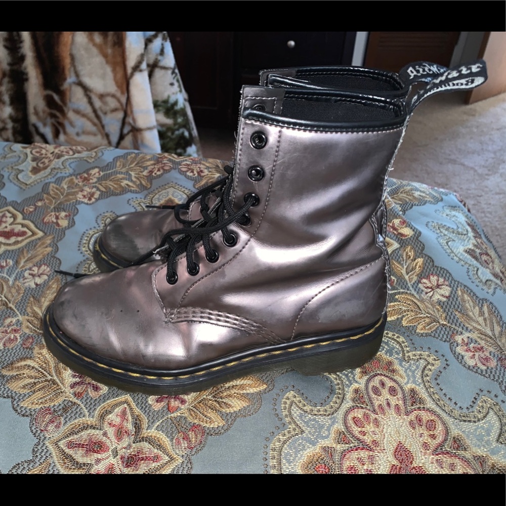 Distressed dr martens